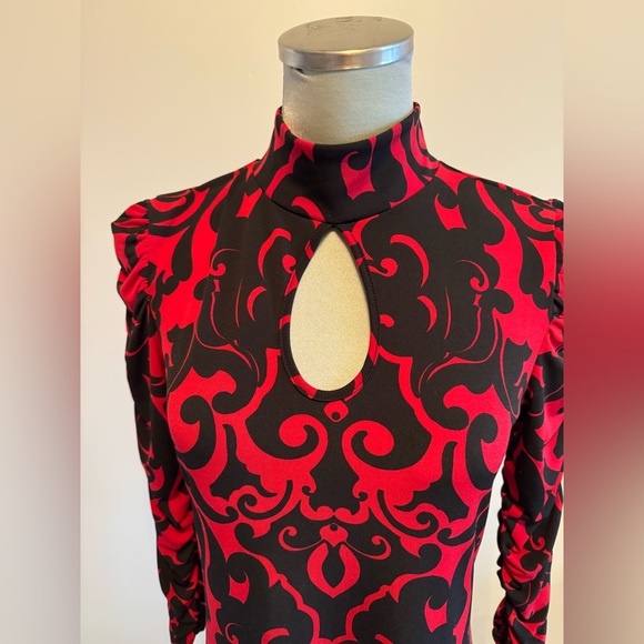 Beautiful Black and Red Dress - Picture 2 of 8